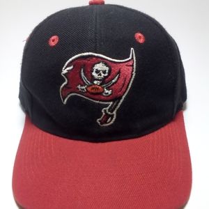 Vintage 90's Tampa Bay Buccaneers Snapback Hat